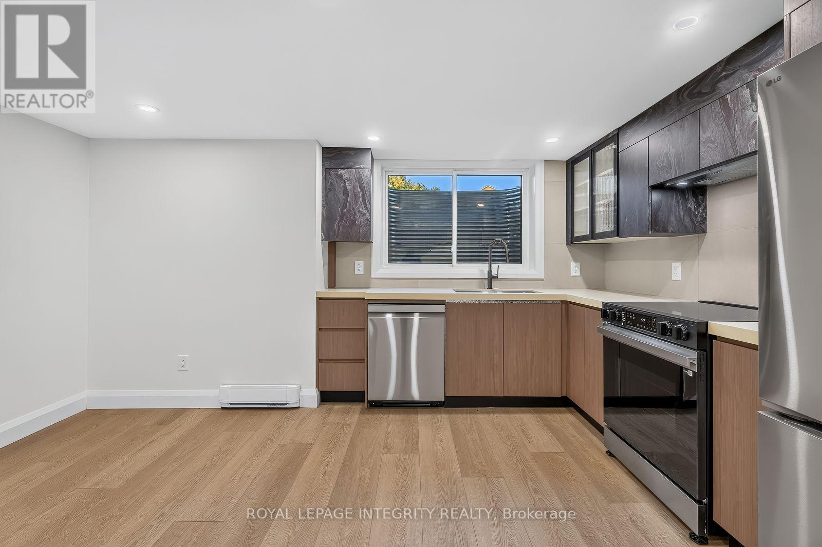 A - 775 Kingfisher Crescent Property Photo 9