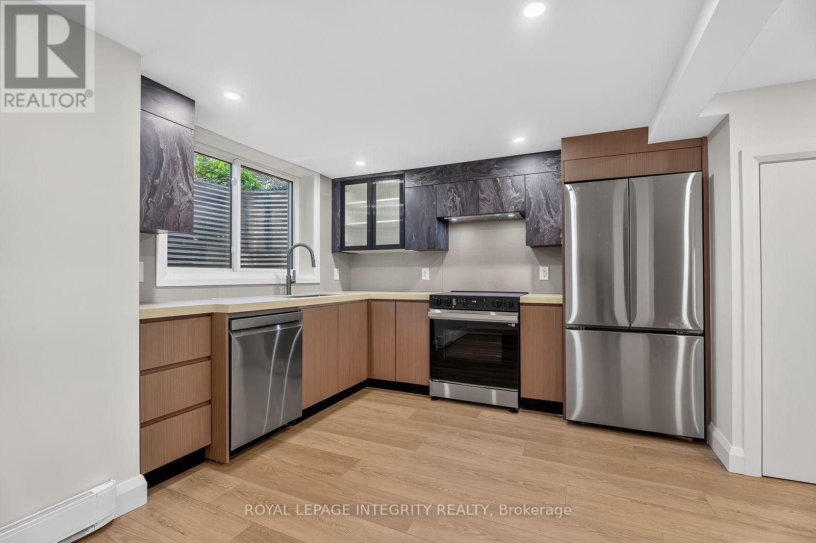 A - 775 Kingfisher Crescent Property Photo 10