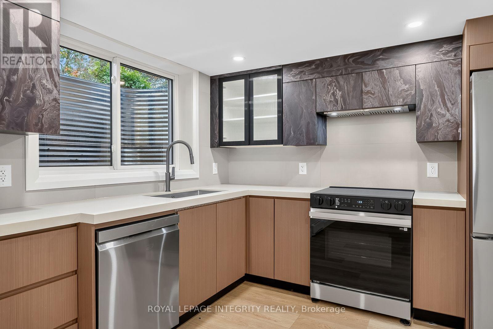 A - 775 Kingfisher Crescent Property Photo 12