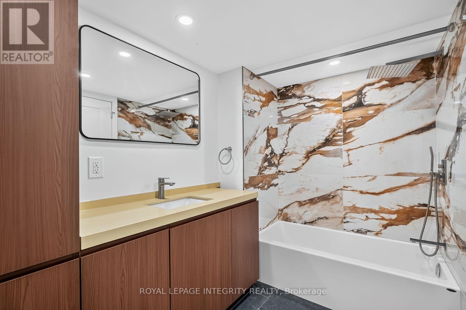 A - 775 Kingfisher Crescent Property Photo 16