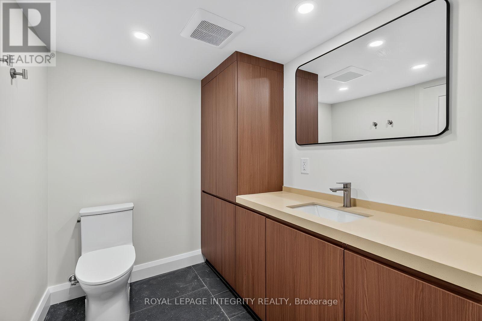 A - 775 Kingfisher Crescent Property Photo 17