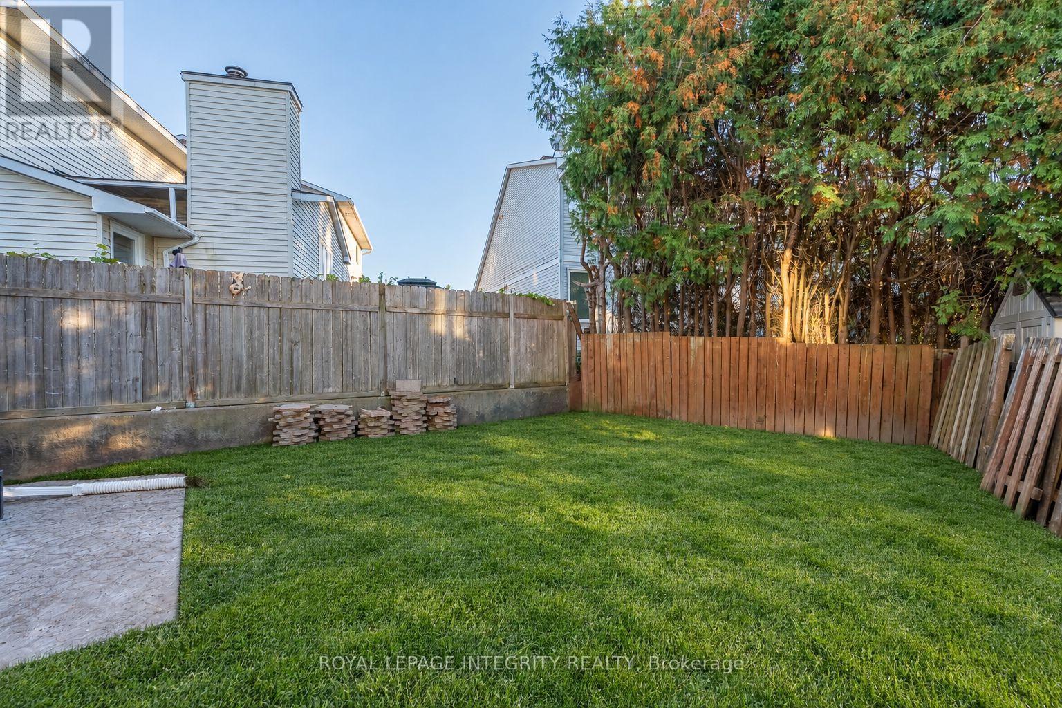 A - 775 Kingfisher Crescent Property Photo 21