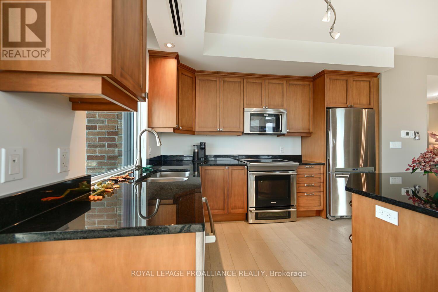 1004 - 15 St Andrew Street E Property Photo 18