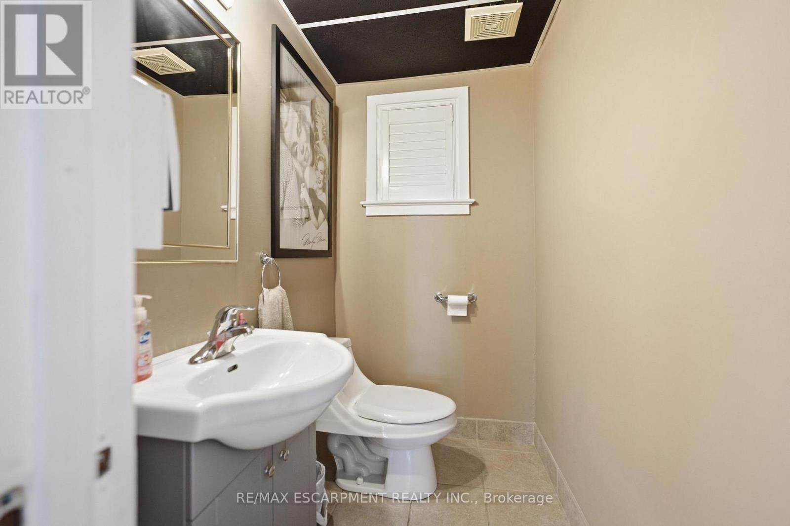1260 Highway 8 Property Photo 12