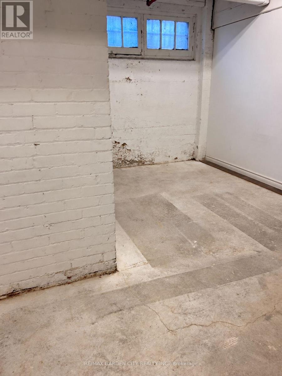 B7 - 468 Cumberland Avenue Property Photo 4