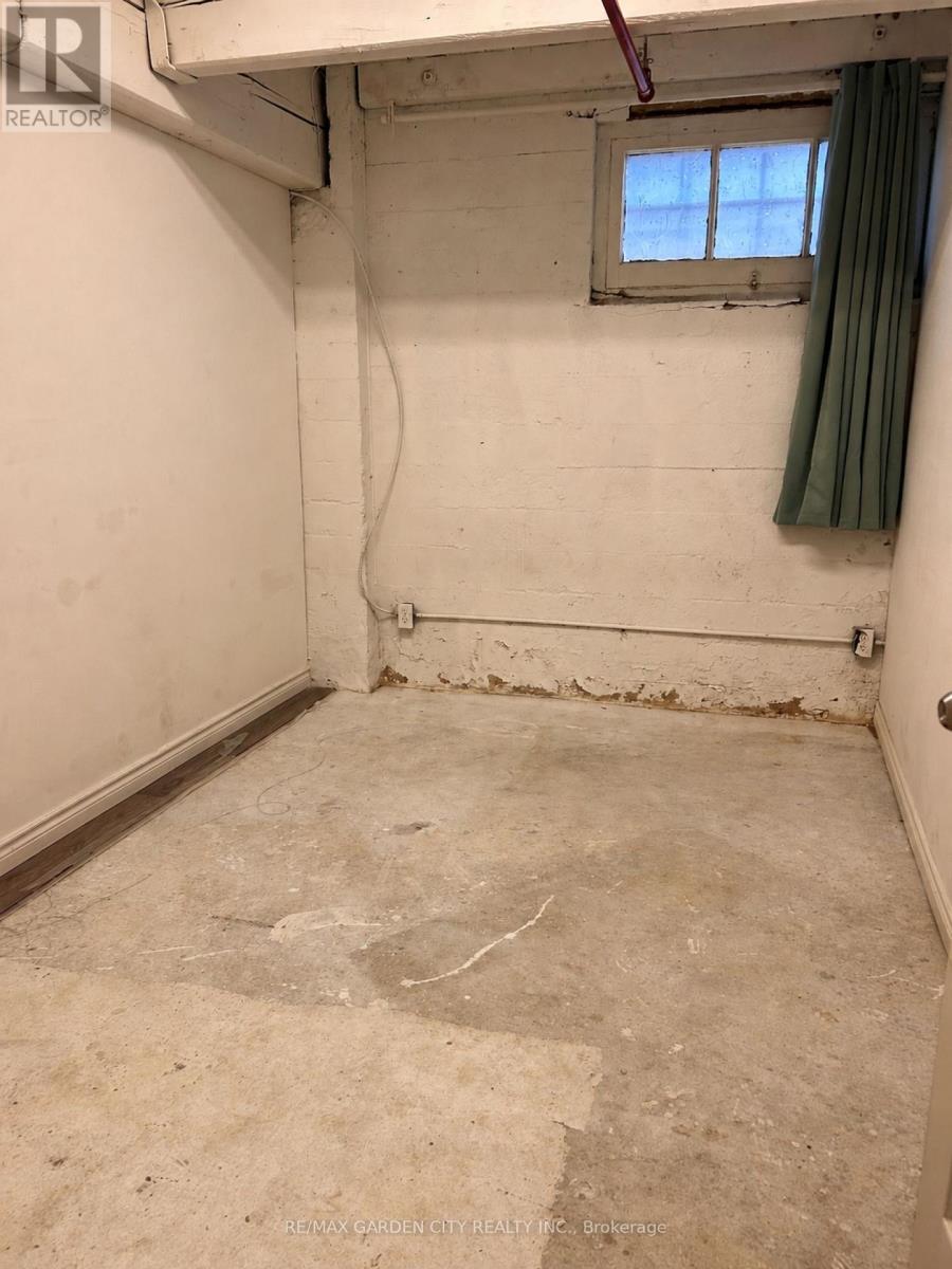 B7 - 468 Cumberland Avenue Property Photo 8