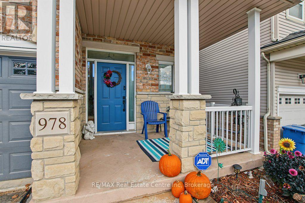 978 Edinburgh Road S Property Photo 3