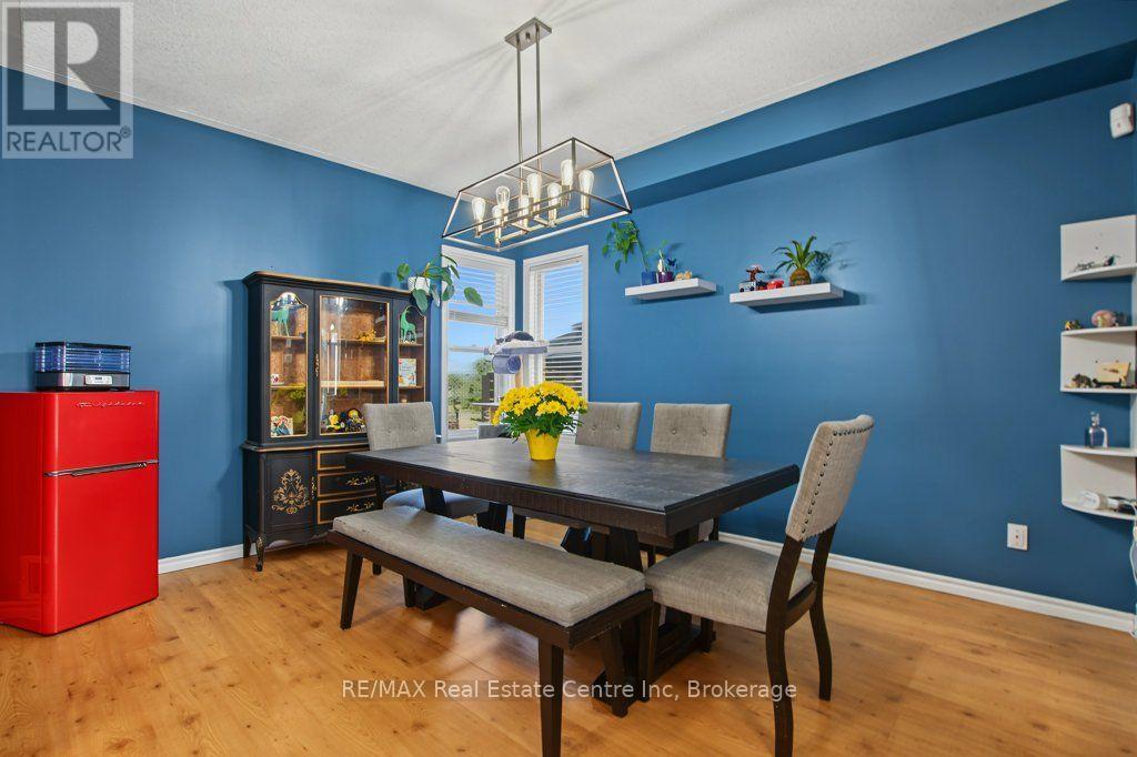 978 Edinburgh Road S Property Photo 5