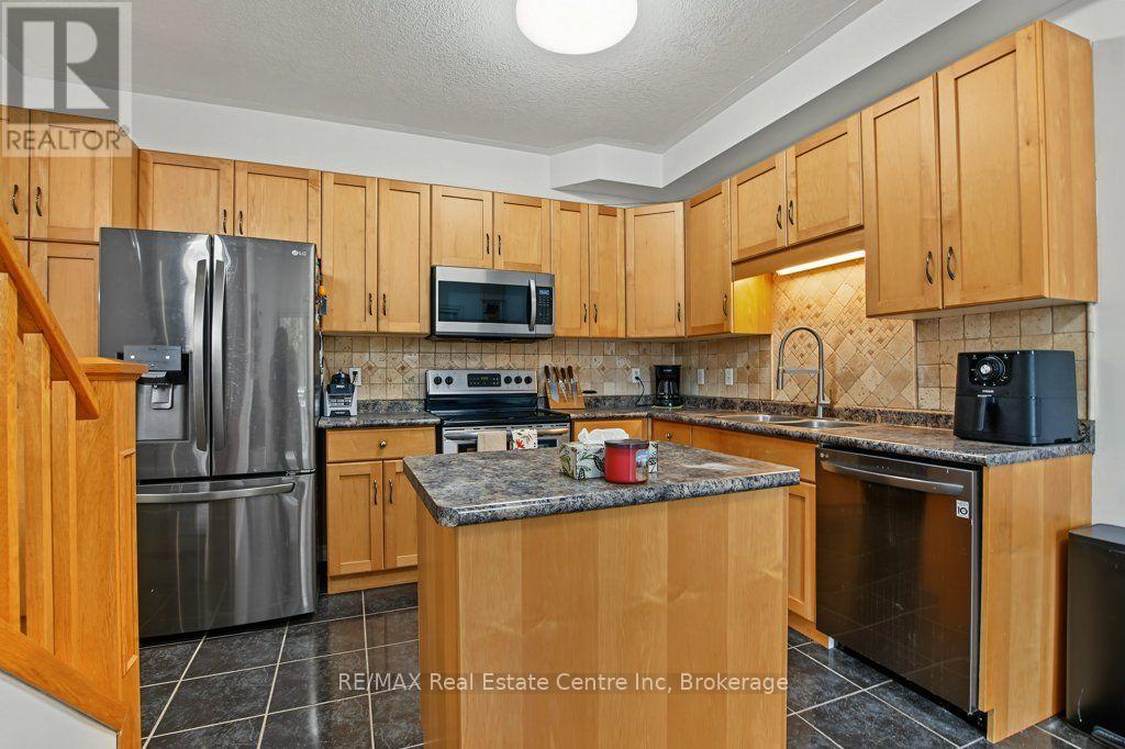 978 Edinburgh Road S Property Photo 10