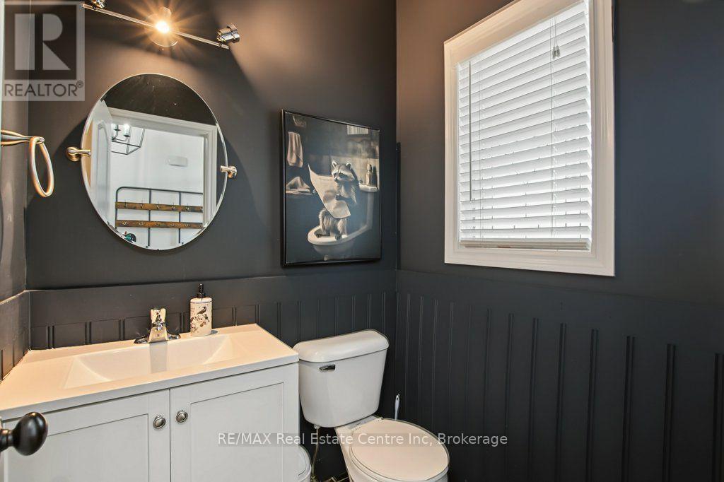 978 Edinburgh Road S Property Photo 12