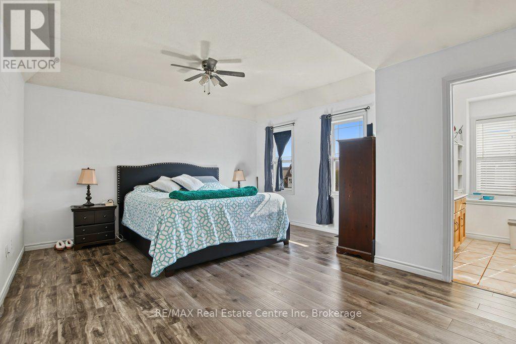 978 Edinburgh Road S Property Photo 20