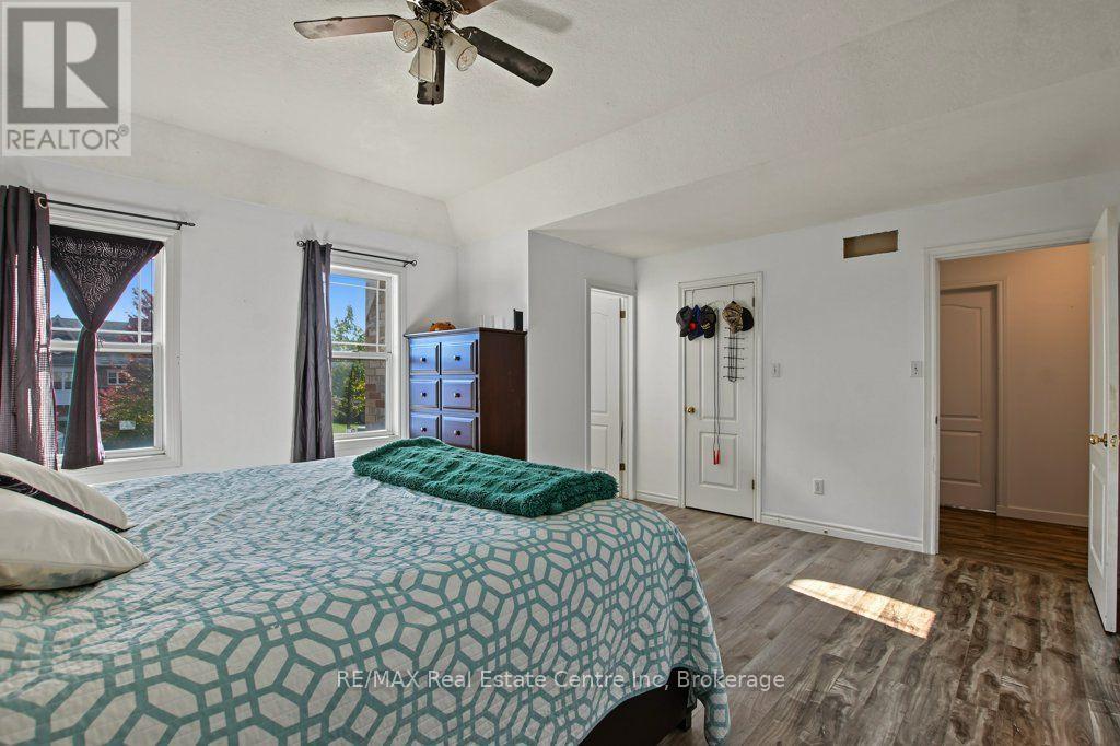978 Edinburgh Road S Property Photo 21