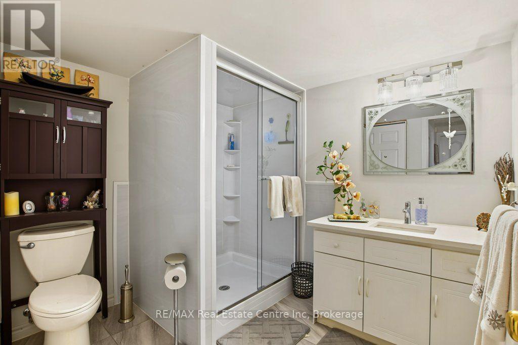 978 Edinburgh Road S Property Photo 30