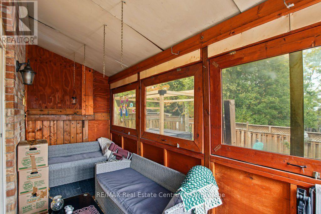 978 Edinburgh Road S Property Photo 32
