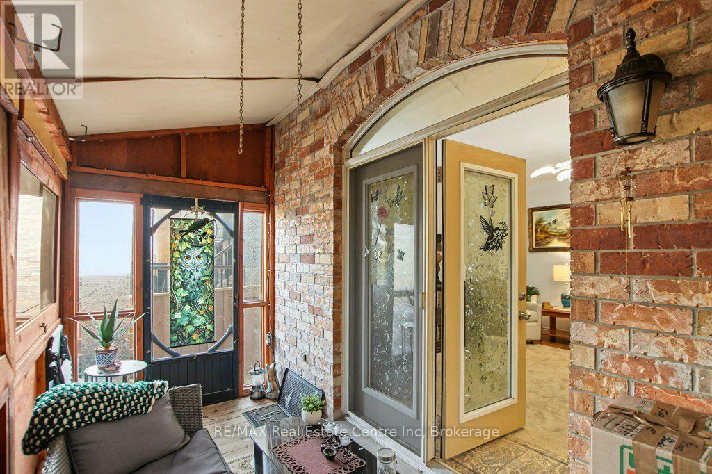 978 Edinburgh Road S Property Photo 33
