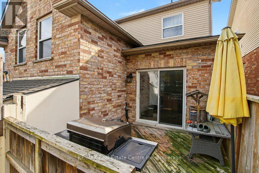 978 Edinburgh Road S Property Photo 34