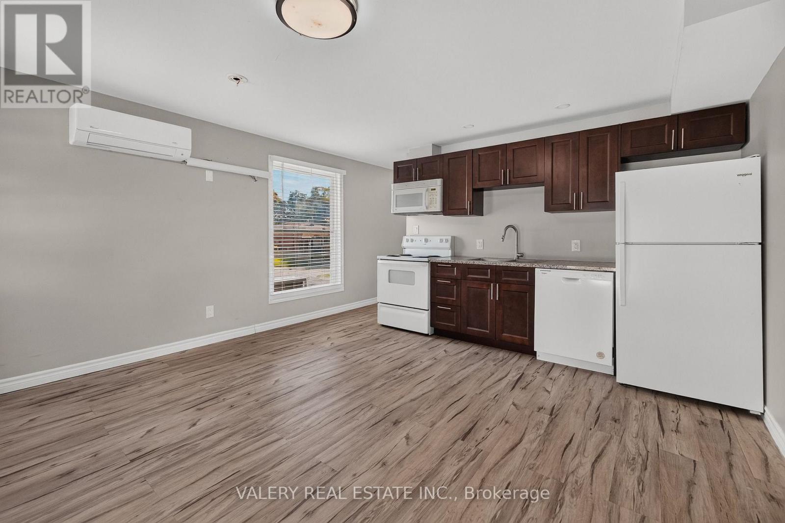 752 Sherring Street Property Photo 4