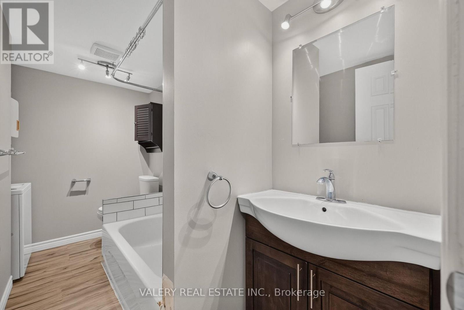 752 Sherring Street Property Photo 6