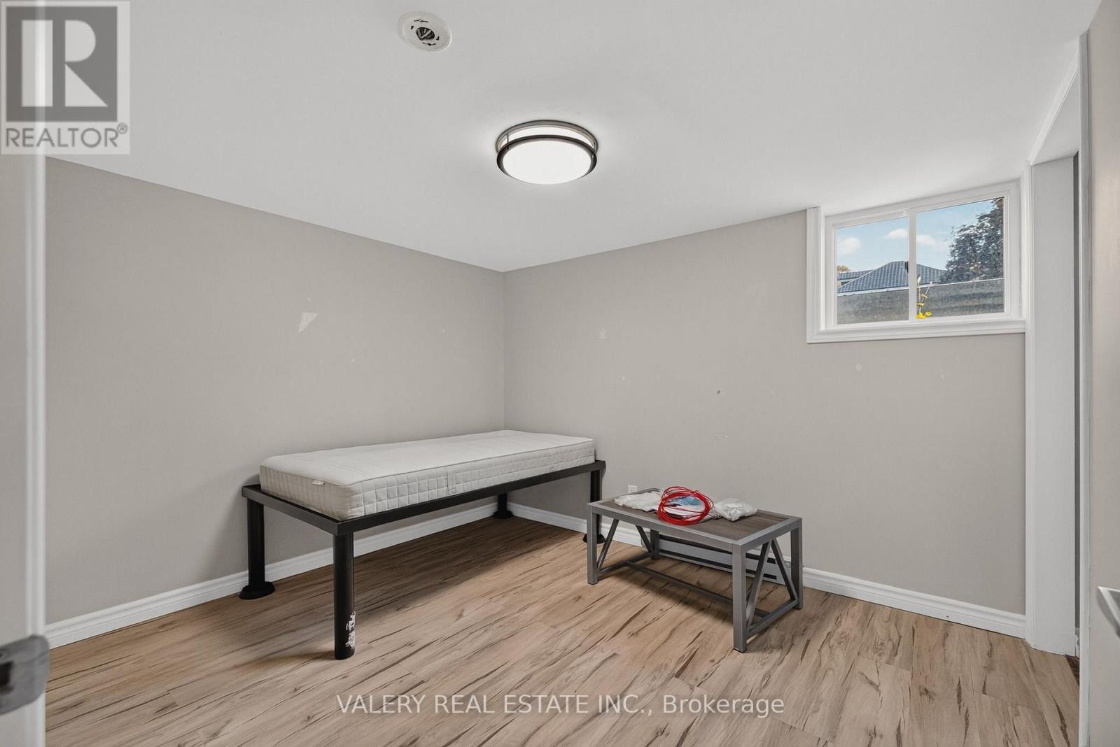 752 Sherring Street Property Photo 8