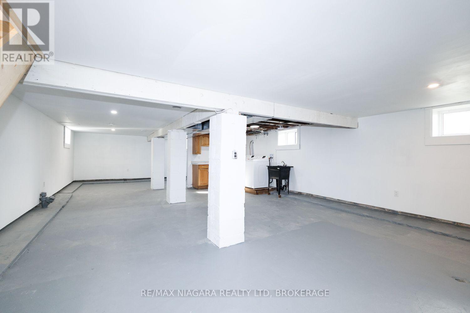 245 Bowen Road Property Photo 23