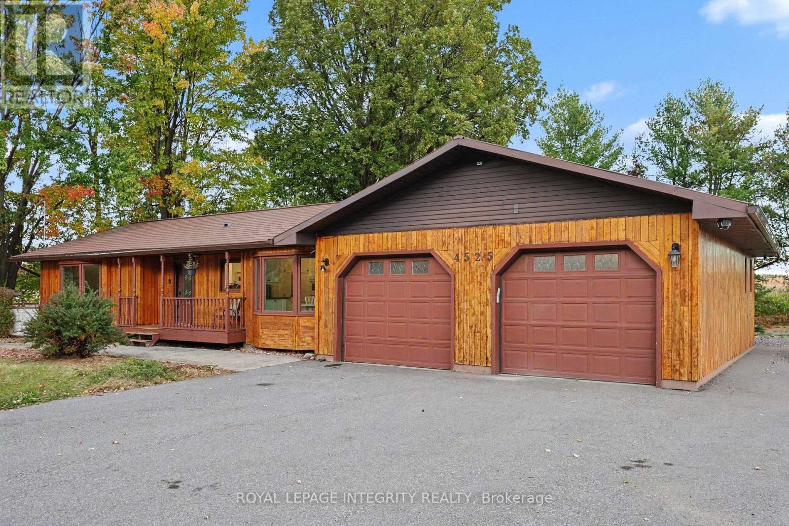 4525 8th Line Road Property Photo 3