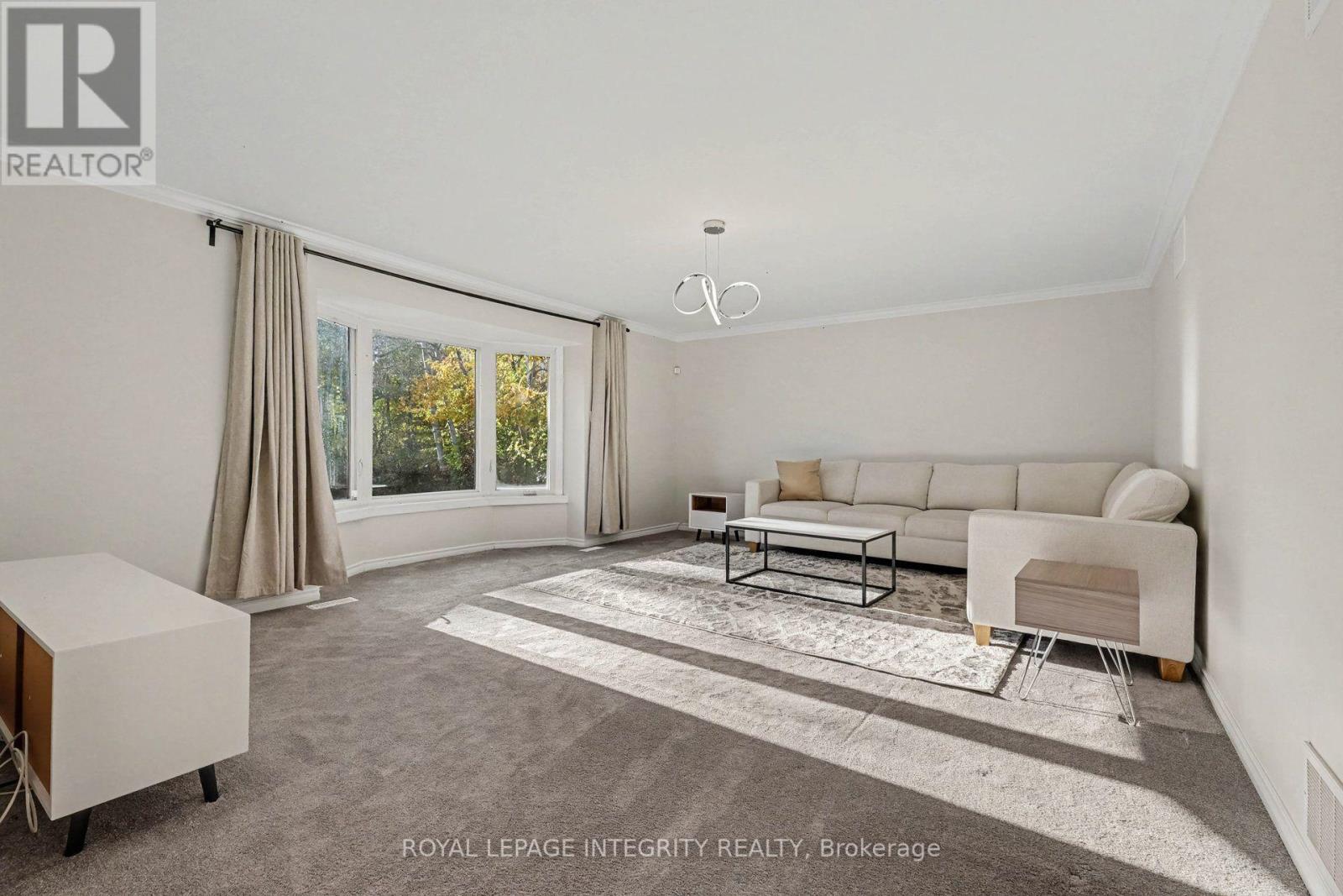4525 8th Line Road Property Photo 6