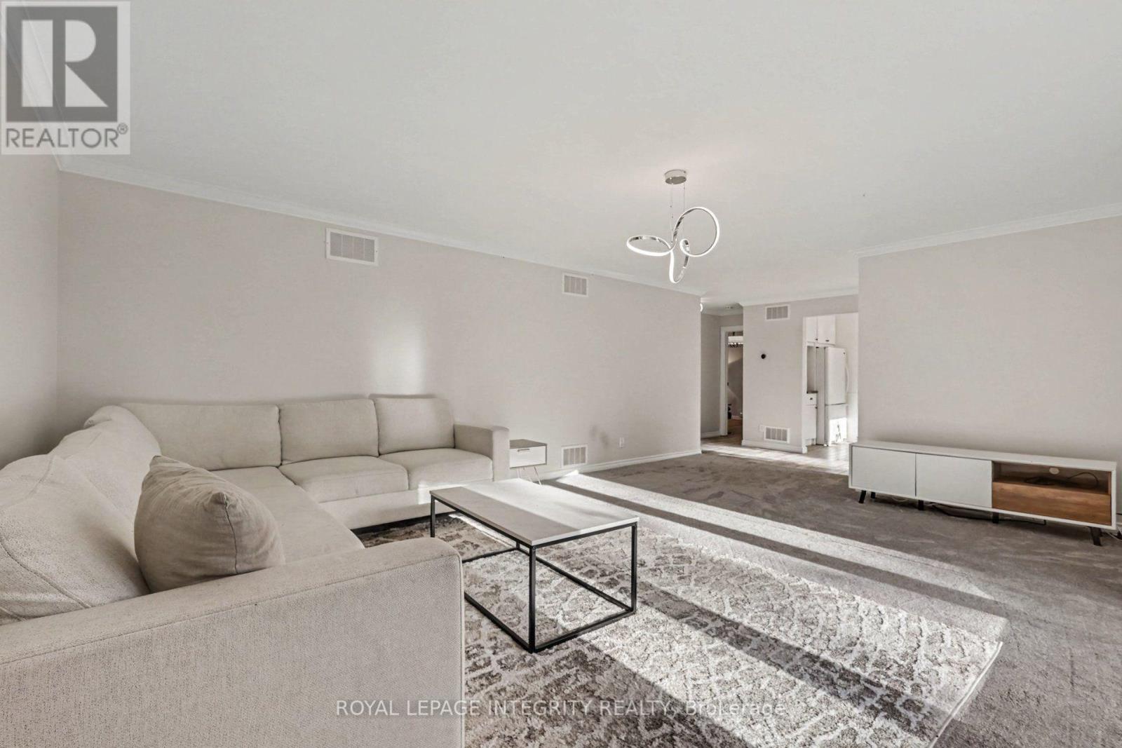 4525 8th Line Road Property Photo 7