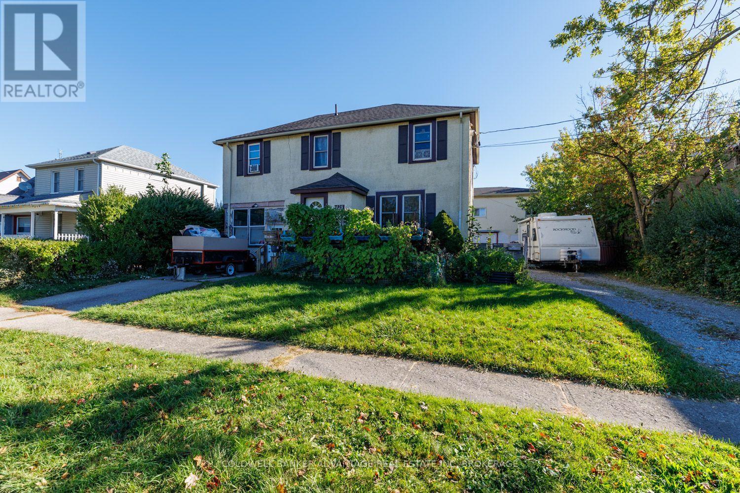 428 Wallace Avenue N Property Photo 1