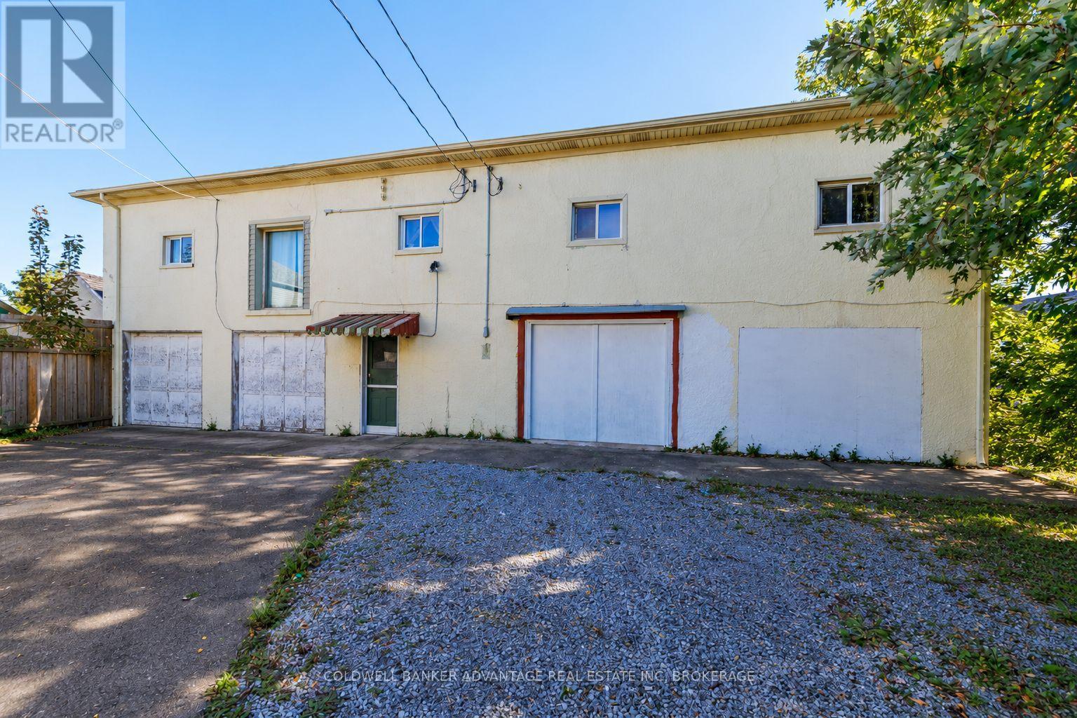 428 Wallace Avenue N Property Photo 4