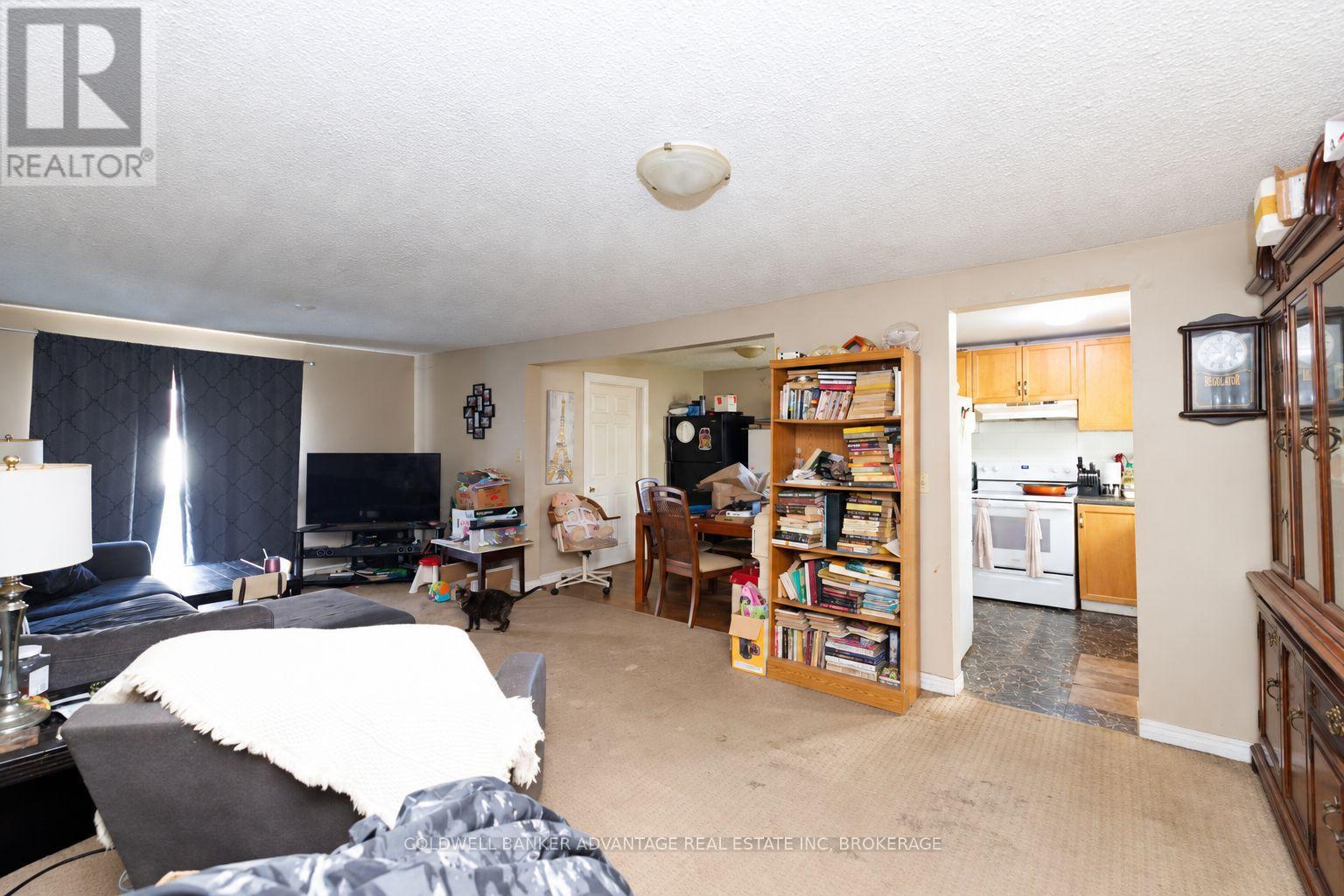 428 Wallace Avenue N Property Photo 5