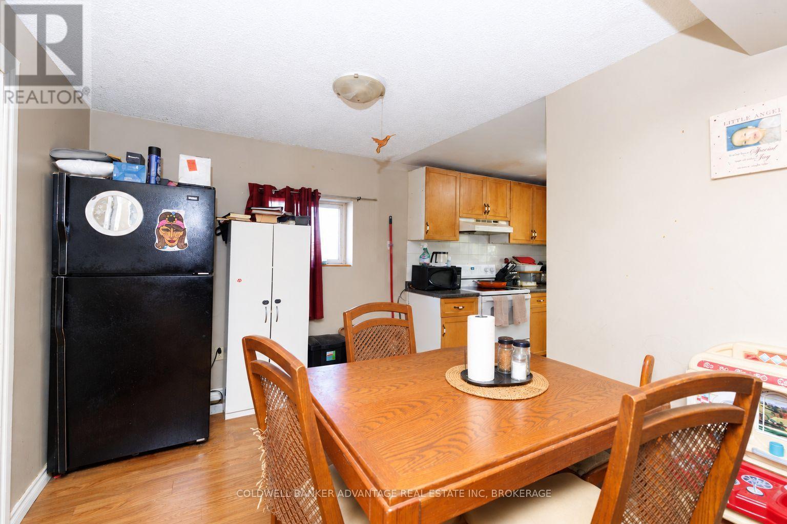 428 Wallace Avenue N Property Photo 6