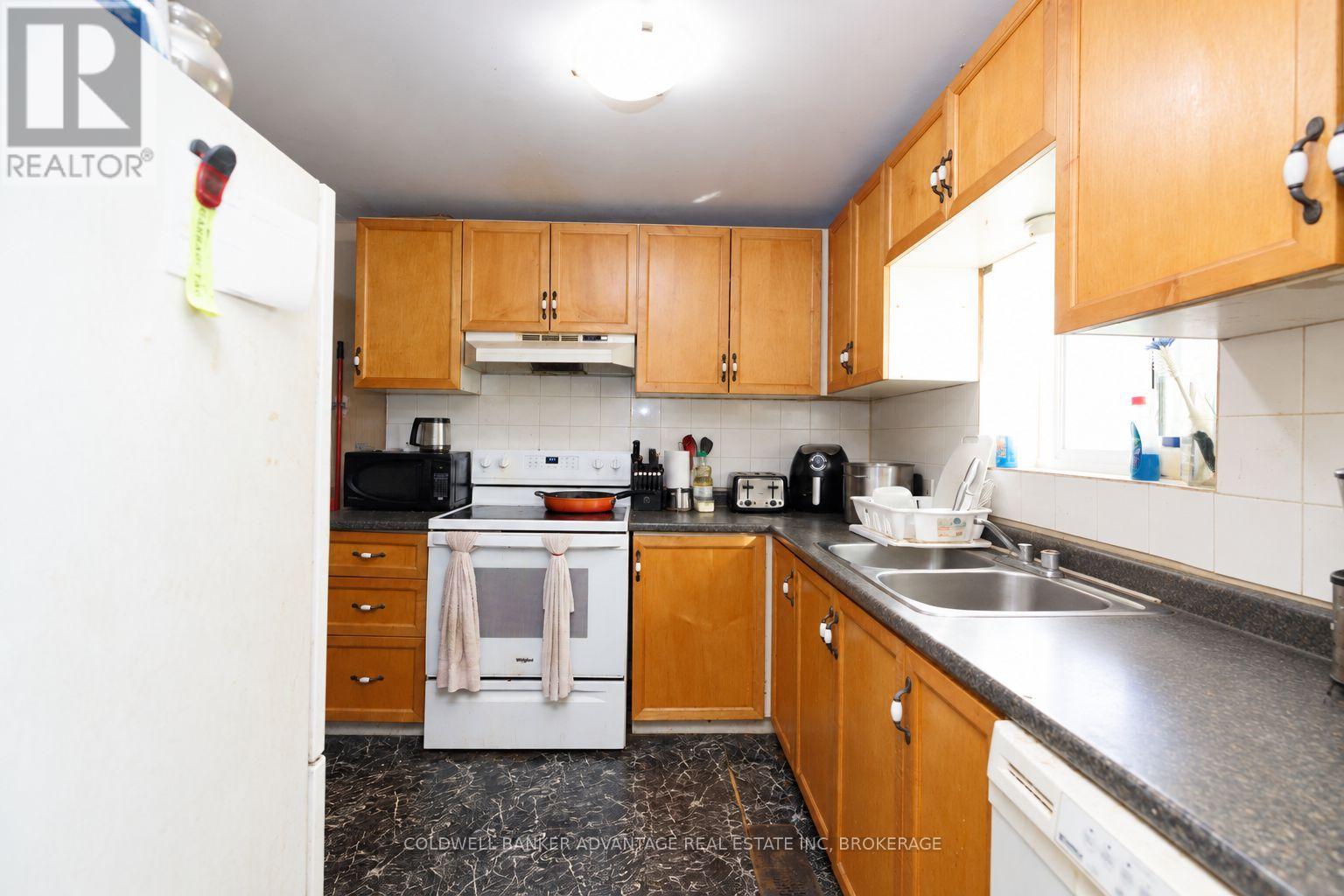 428 Wallace Avenue N Property Photo 7
