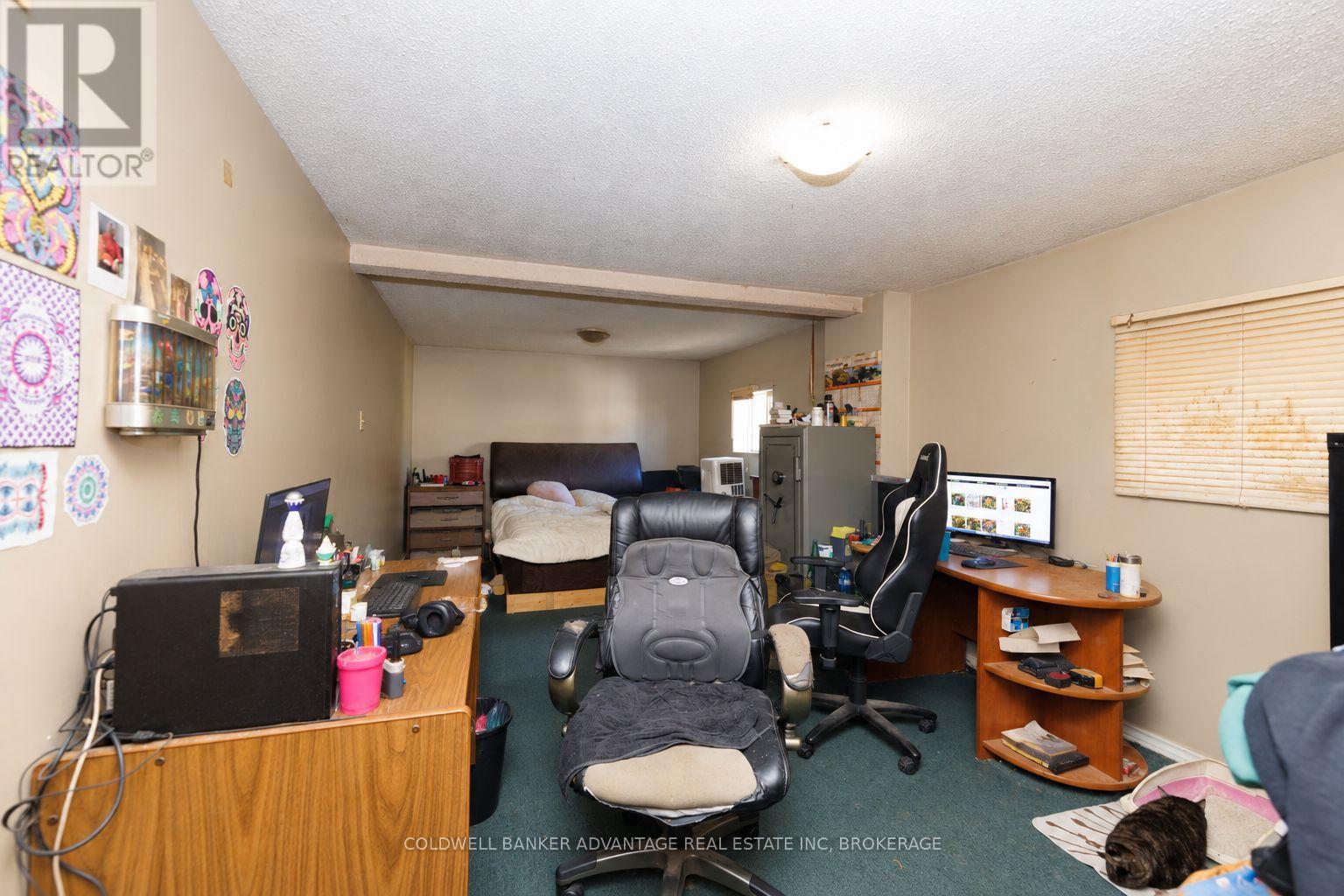 428 Wallace Avenue N Property Photo 9