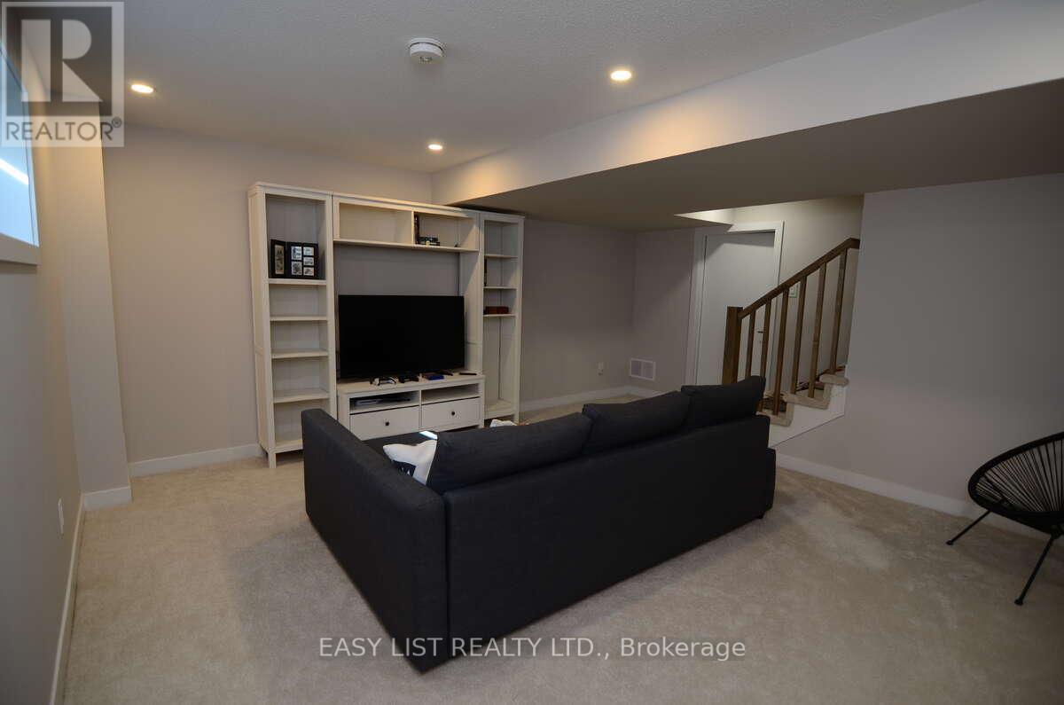 776 Eminence Street Property Photo 17