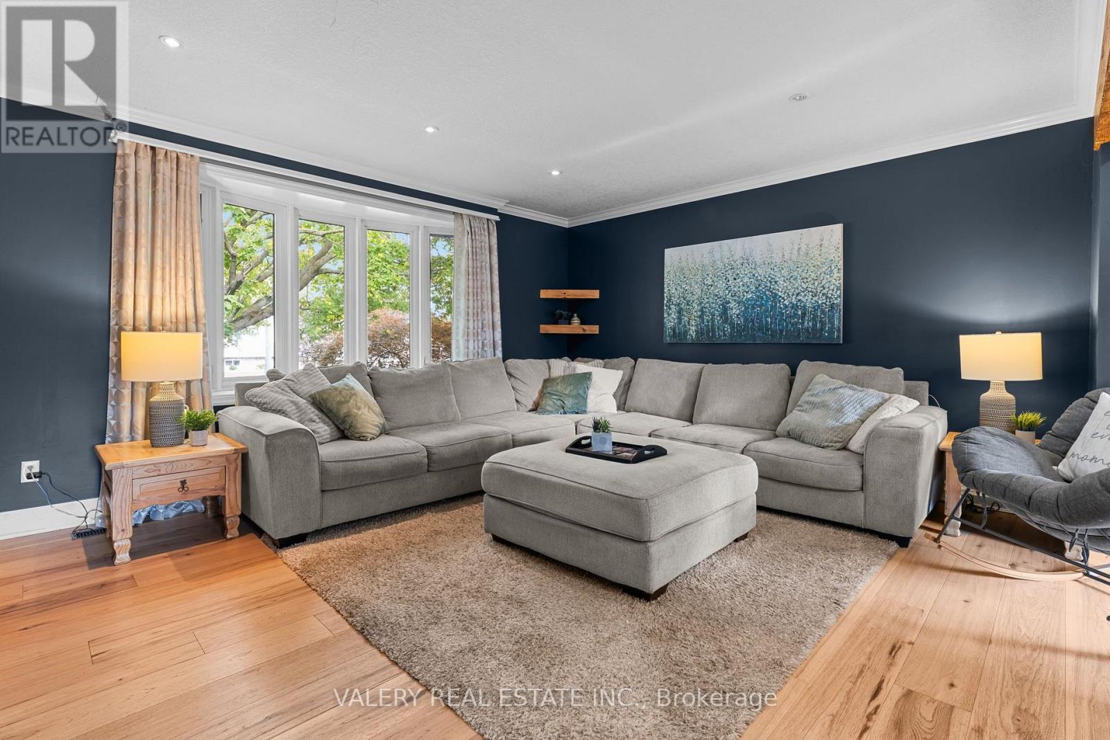 276 Maurice Street Property Photo 4