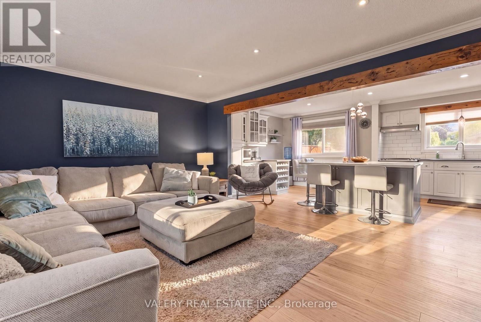 276 Maurice Street Property Photo 5