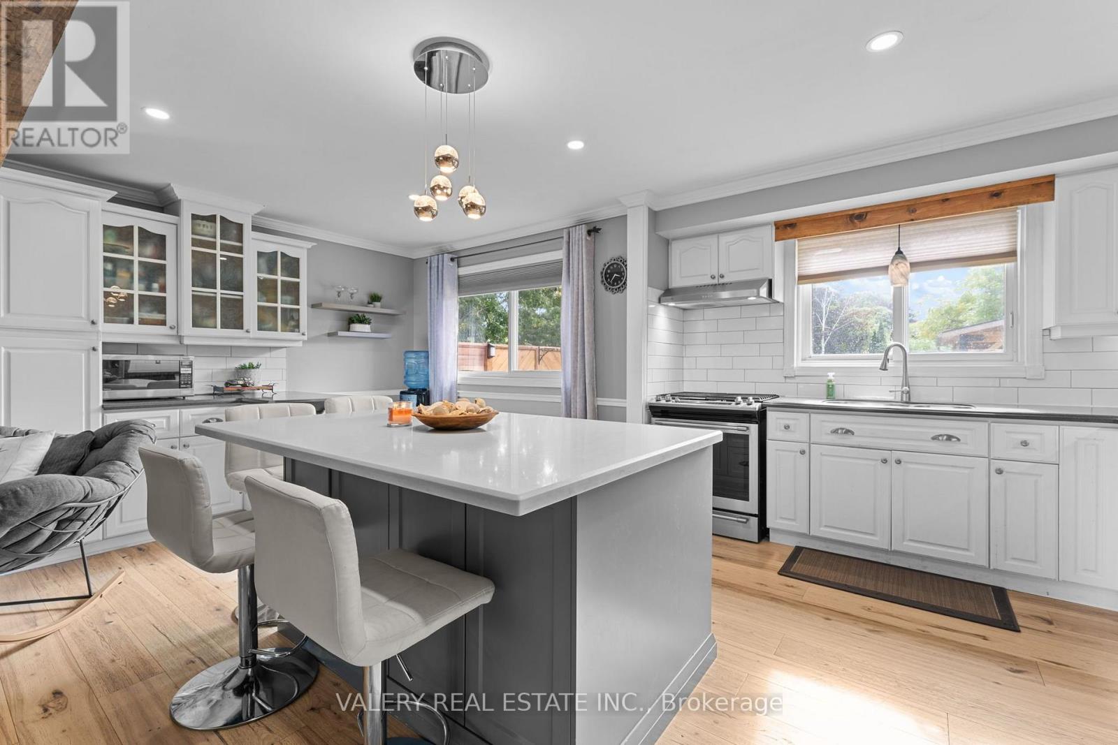 276 Maurice Street Property Photo 8