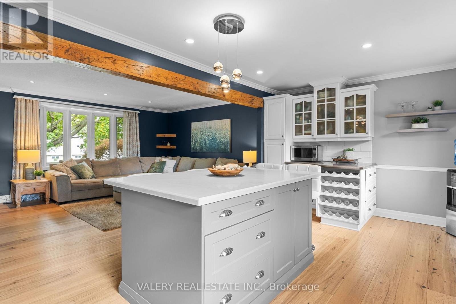 276 Maurice Street Property Photo 10