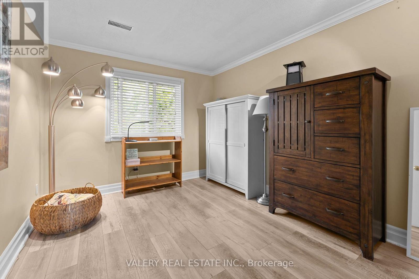 276 Maurice Street Property Photo 25