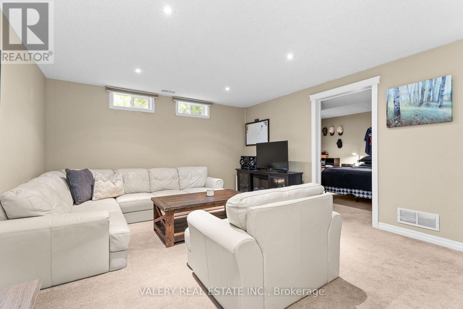 276 Maurice Street Property Photo 30