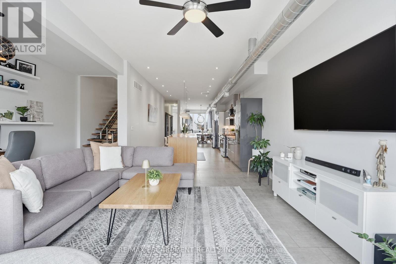 414 John Street Property Photo 12