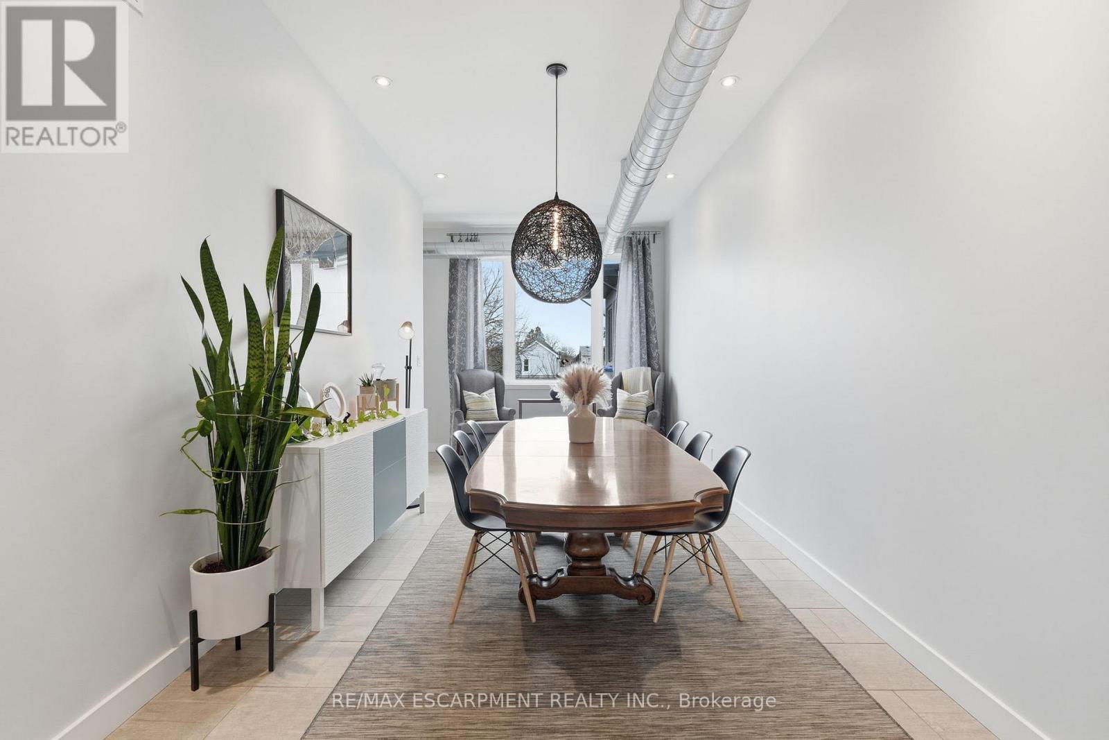 414 John Street Property Photo 14