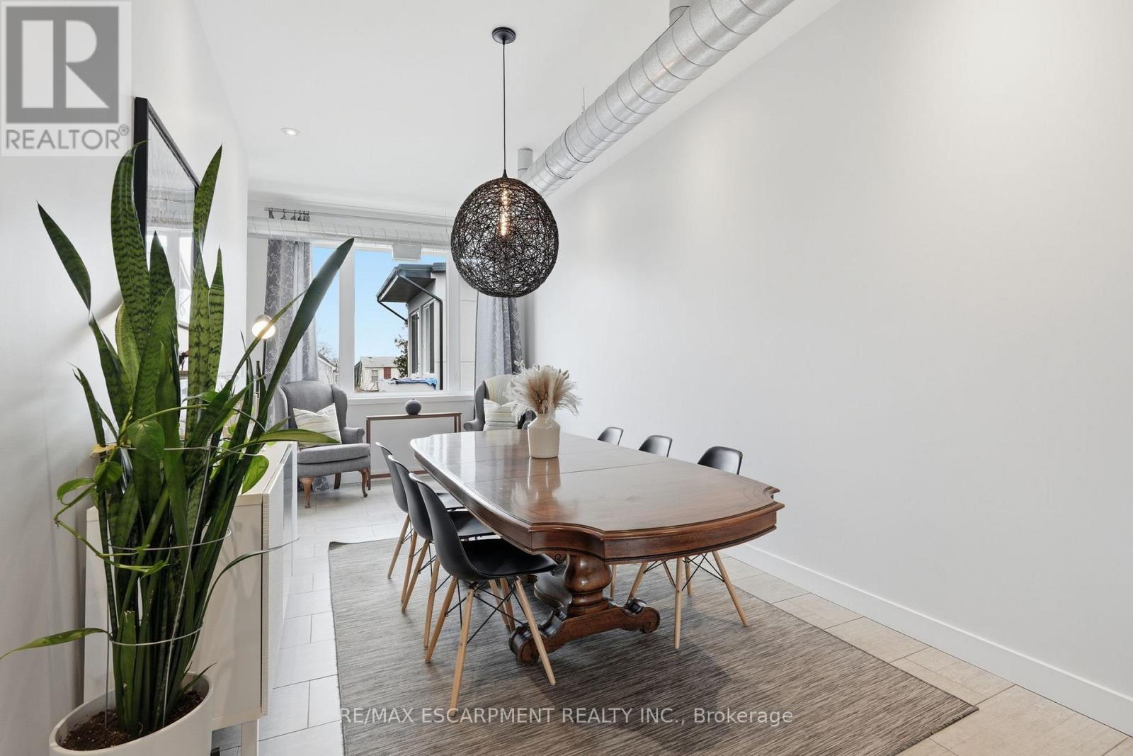 414 John Street Property Photo 15