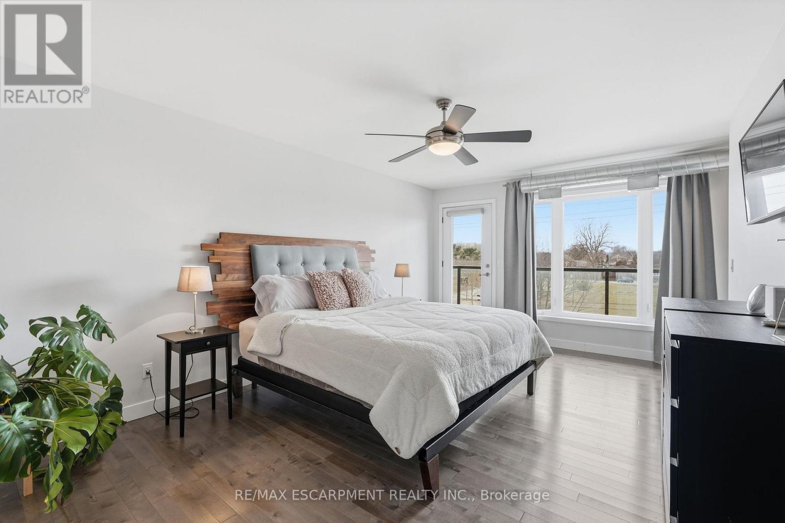 414 John Street Property Photo 21