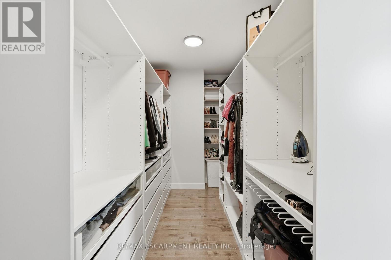 414 John Street Property Photo 24