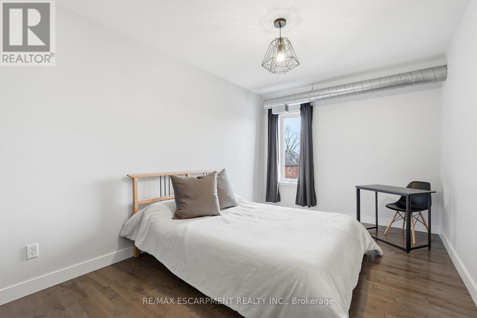 414 John Street Property Photo 30