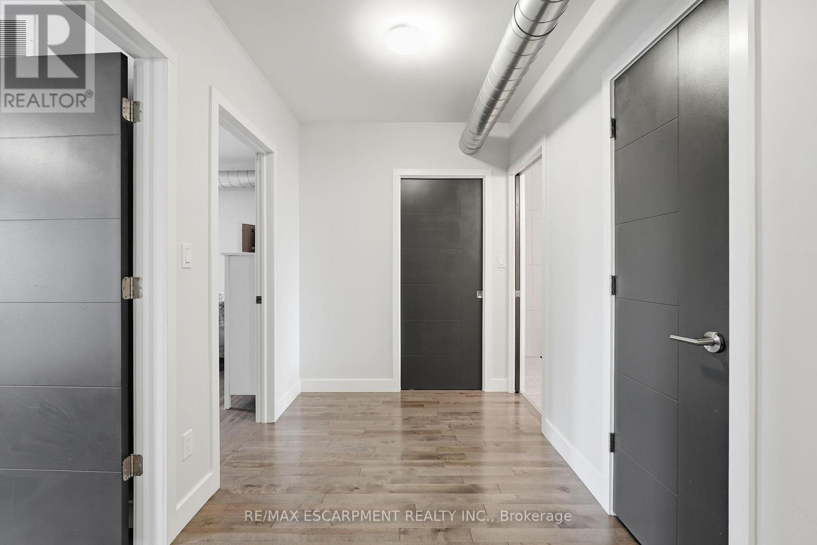 414 John Street Property Photo 34