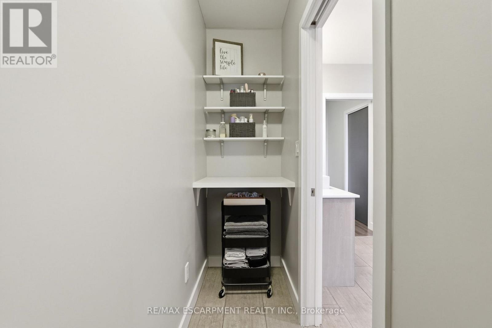 414 John Street Property Photo 40