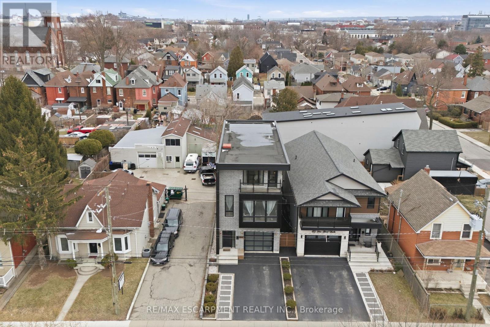 414 John Street Property Photo 49