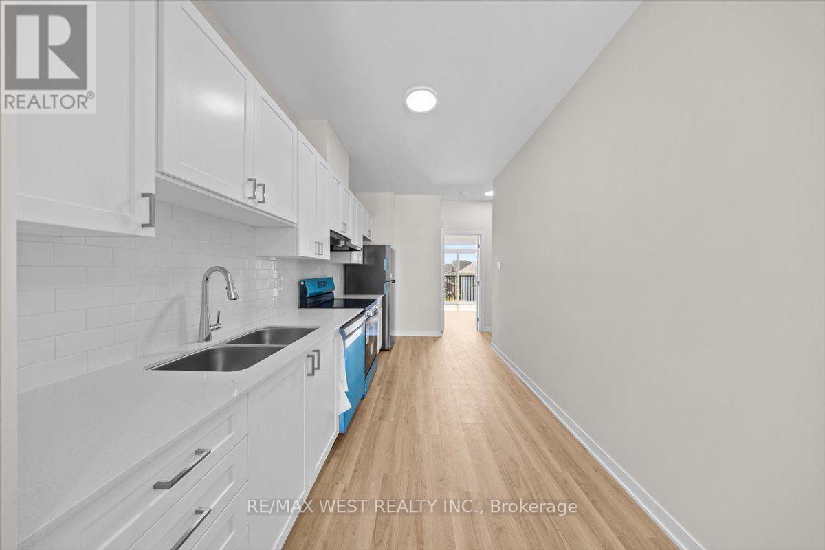 755 Utopie Private Property Photo 15